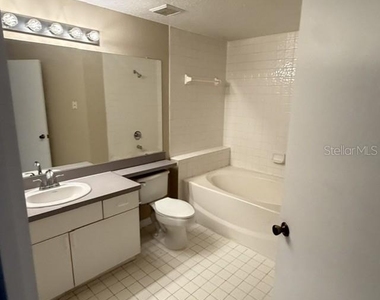 5536 Metrowest Boulevard - Photo Thumbnail 13