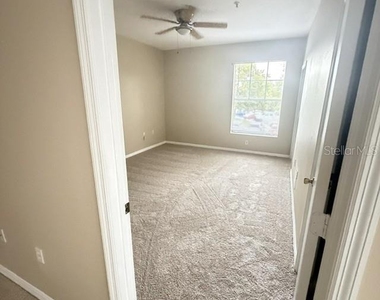5536 Metrowest Boulevard - Photo Thumbnail 8