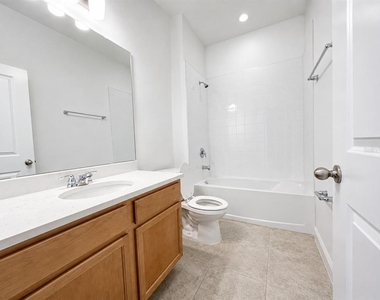 2244 Axel Street - Photo Thumbnail 7