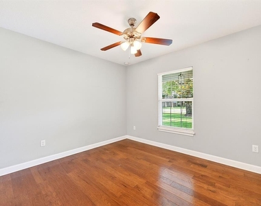 116 W 5th Street - Photo Thumbnail 20