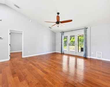 116 W 5th Street - Photo Thumbnail 11