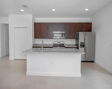 4033 Sw 139th Street Road - Photo Thumbnail 9