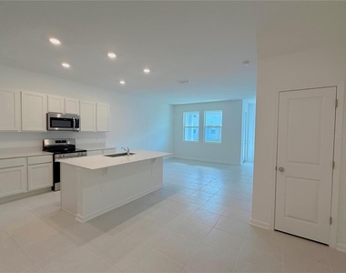 618 Poppy Lane - Photo Thumbnail 3