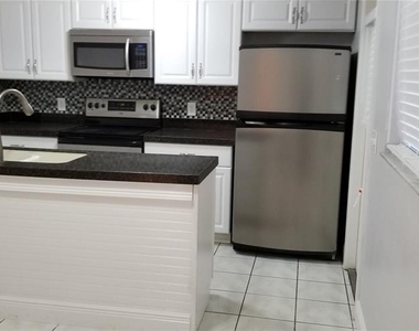 4514 Lighthouse Circle - Photo Thumbnail 7