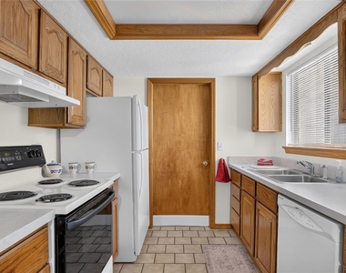 367 Castlewood Lane - Photo Thumbnail 5