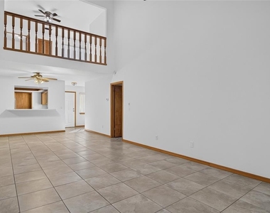 367 Castlewood Lane - Photo Thumbnail 11