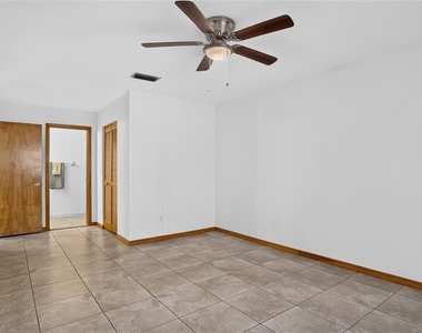 367 Castlewood Lane - Photo Thumbnail 14