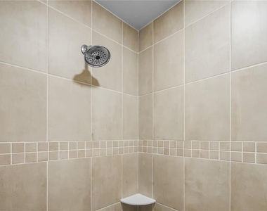 2726 Idyll Lakes Circle - Photo Thumbnail 12
