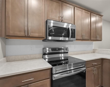 2726 Idyll Lakes Circle - Photo Thumbnail 5