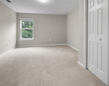2726 Idyll Lakes Circle - Photo Thumbnail 17