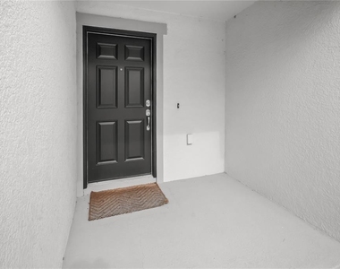 2726 Idyll Lakes Circle - Photo Thumbnail 2