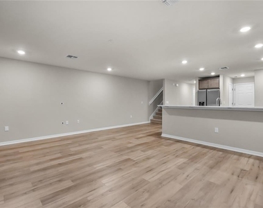 2726 Idyll Lakes Circle - Photo Thumbnail 6