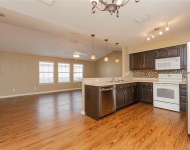3776 Nw 26th Terrace - Photo Thumbnail 4