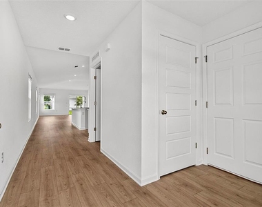 863 Grand Reserve Drive - Photo Thumbnail 4