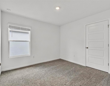 863 Grand Reserve Drive - Photo Thumbnail 32