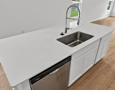 863 Grand Reserve Drive - Photo Thumbnail 13