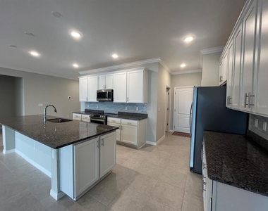 77 Oakleaf Way - Photo Thumbnail 6