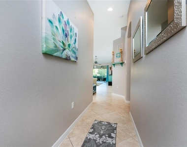 319 Monaco Drive - Photo Thumbnail 4