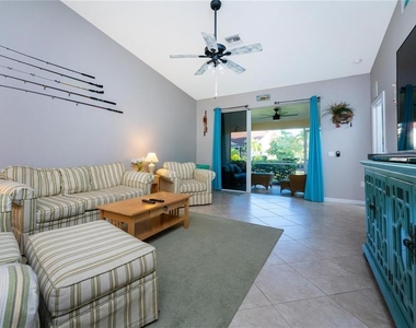 319 Monaco Drive - Photo Thumbnail 8