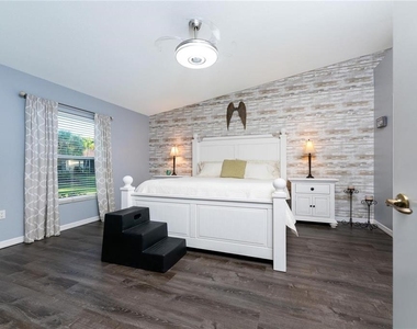 319 Monaco Drive - Photo Thumbnail 16