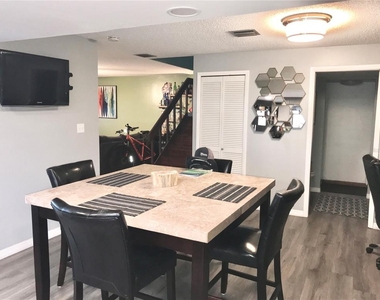 1930 Cattleya Drive - Photo Thumbnail 8