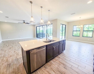 12664 Oak Hill Way - Photo Thumbnail 12