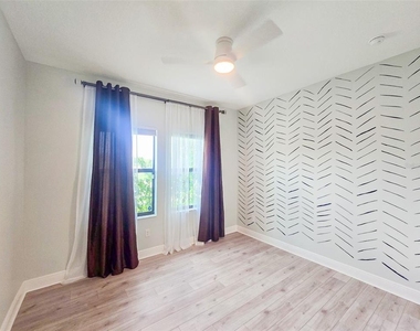 12664 Oak Hill Way - Photo Thumbnail 25