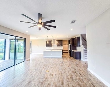 12664 Oak Hill Way - Photo Thumbnail 6