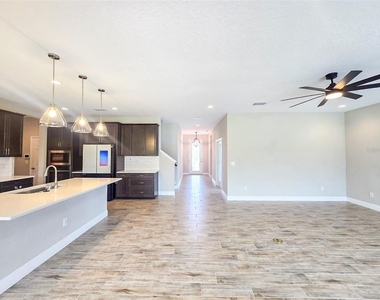 12664 Oak Hill Way - Photo Thumbnail 7