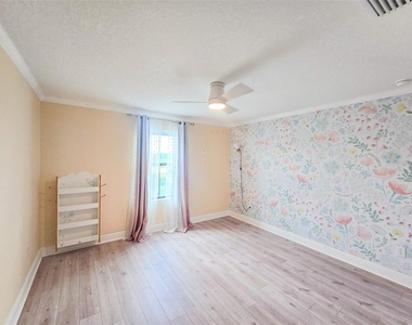 12664 Oak Hill Way - Photo Thumbnail 18