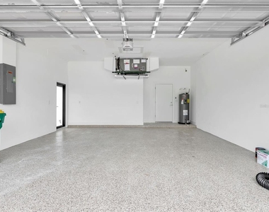 11042 Carnegie Avenue - Photo Thumbnail 26