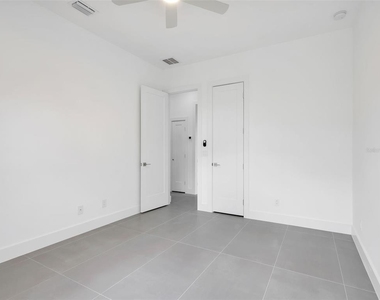 11042 Carnegie Avenue - Photo Thumbnail 19