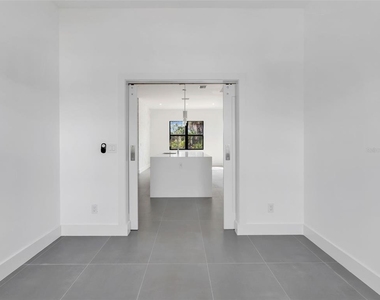 11225 Carnegie Avenue - Photo Thumbnail 24