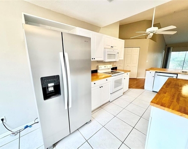 6554 Fairway Gardens Drive - Photo Thumbnail 10