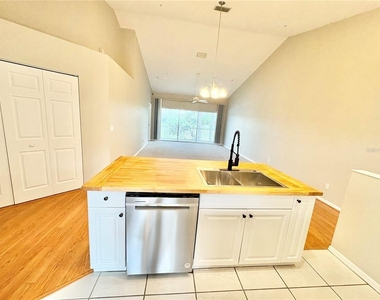 6554 Fairway Gardens Drive - Photo Thumbnail 8