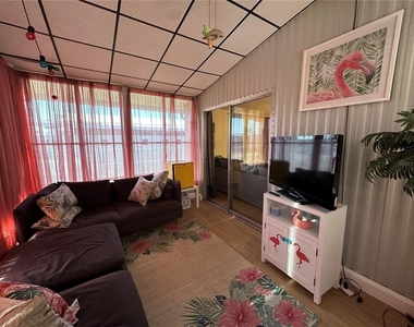 283 Apricot Street - Photo Thumbnail 16