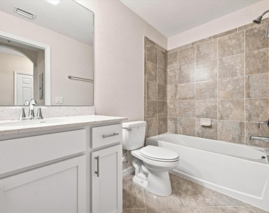 920 Tidewater Shores Loop - Photo Thumbnail 28