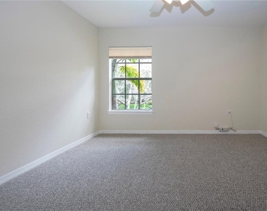 7405 Vista Way - Photo Thumbnail 9