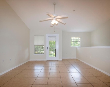 7405 Vista Way - Photo Thumbnail 4