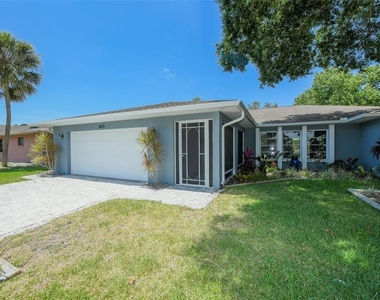 1625 Bay Hill Circle - Photo Thumbnail 3
