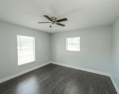 1625 Bay Hill Circle - Photo Thumbnail 24