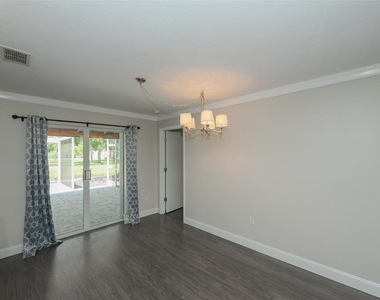 1625 Bay Hill Circle - Photo Thumbnail 31