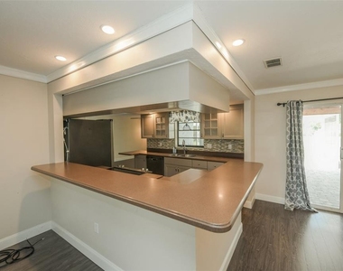 1625 Bay Hill Circle - Photo Thumbnail 11