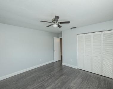 1625 Bay Hill Circle - Photo Thumbnail 26
