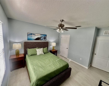 7114 58th Terrace E - Photo Thumbnail 19