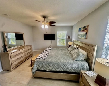 7114 58th Terrace E - Photo Thumbnail 15