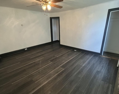 226 Union Street - Photo Thumbnail 3