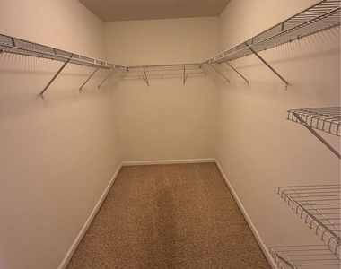 4528 Bellflower Way - Photo Thumbnail 12
