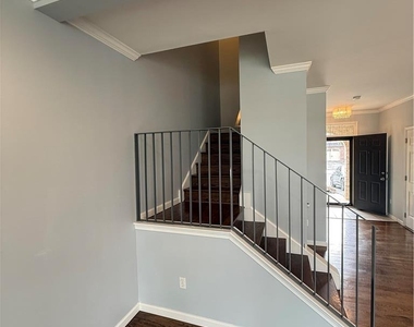 4528 Bellflower Way - Photo Thumbnail 8