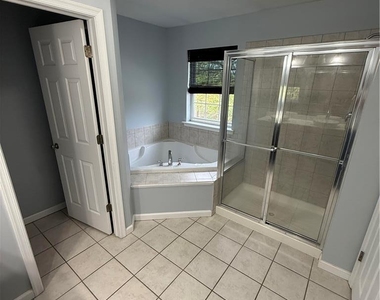 4528 Bellflower Way - Photo Thumbnail 14